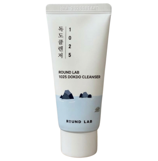 Мягкая пенка для умывания с морской водой Round Lab 1025 Dokdo Cleanser 30мл