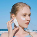 Солнцезащитная сыворотка SKIN1004 Madagascar Centella Hyalu-Cica Water-Fit Sun Serum SPF50+ PA++++ 15мл