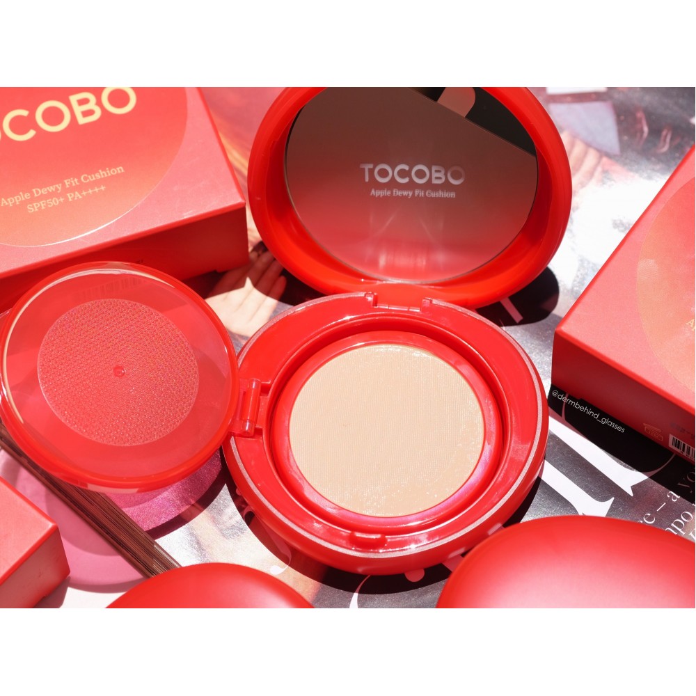 Тональный кушон с сияющим финишем TOCOBO Apple Dewy Fit Cushion 21C Peach