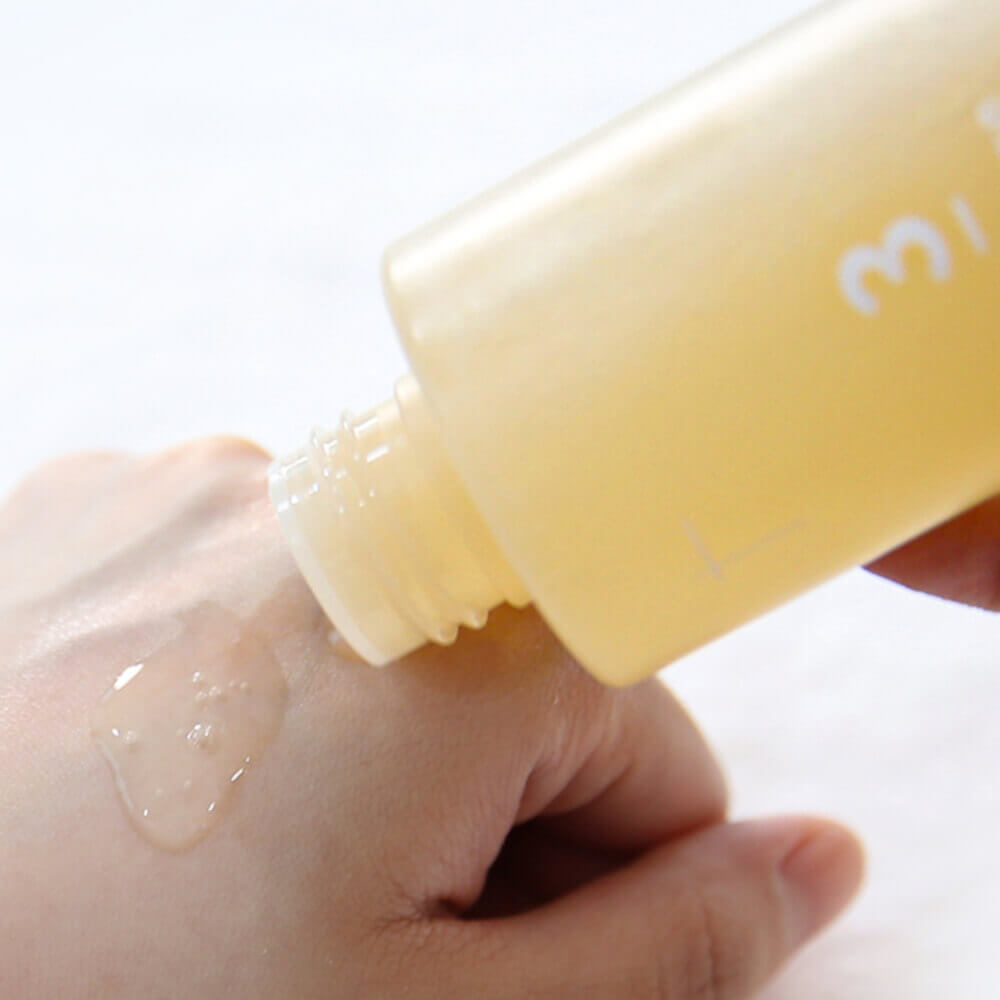 Выравнивающий тонер-эссенция для гладкости и сияния кожи numbuzin No.3 Super Glowing Essence Toner 200 мл