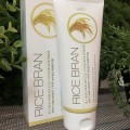 Пилинг-скатка для лица с рисовыми отрубями Jigott Premium Facial Rice Bran Peeling Gel, 180 мл