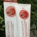 Пилинг-скатка для лица Jigott Premium Facial Pomegranate Peeling Gel, 180 мл