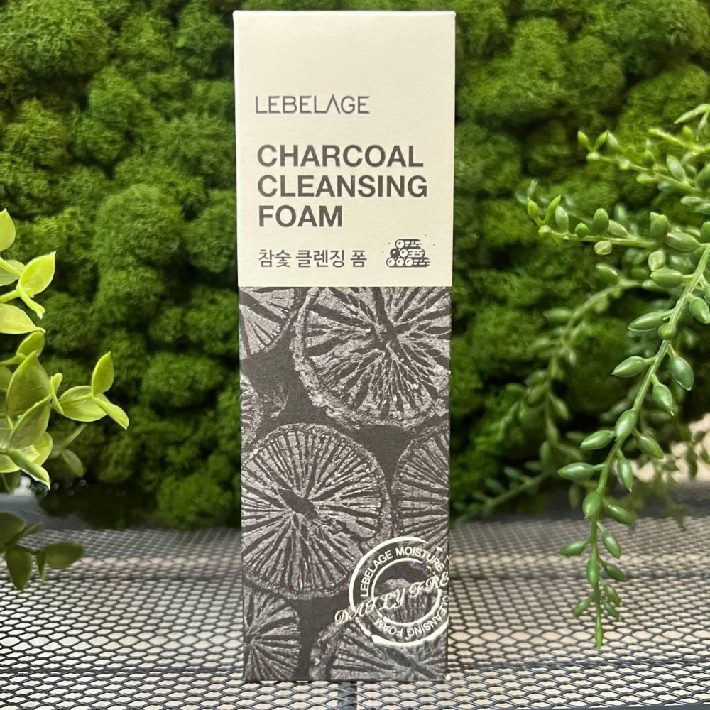 Пенка для умывания с углем Lebelage Charcoal Cleansing Foam, 100мл
