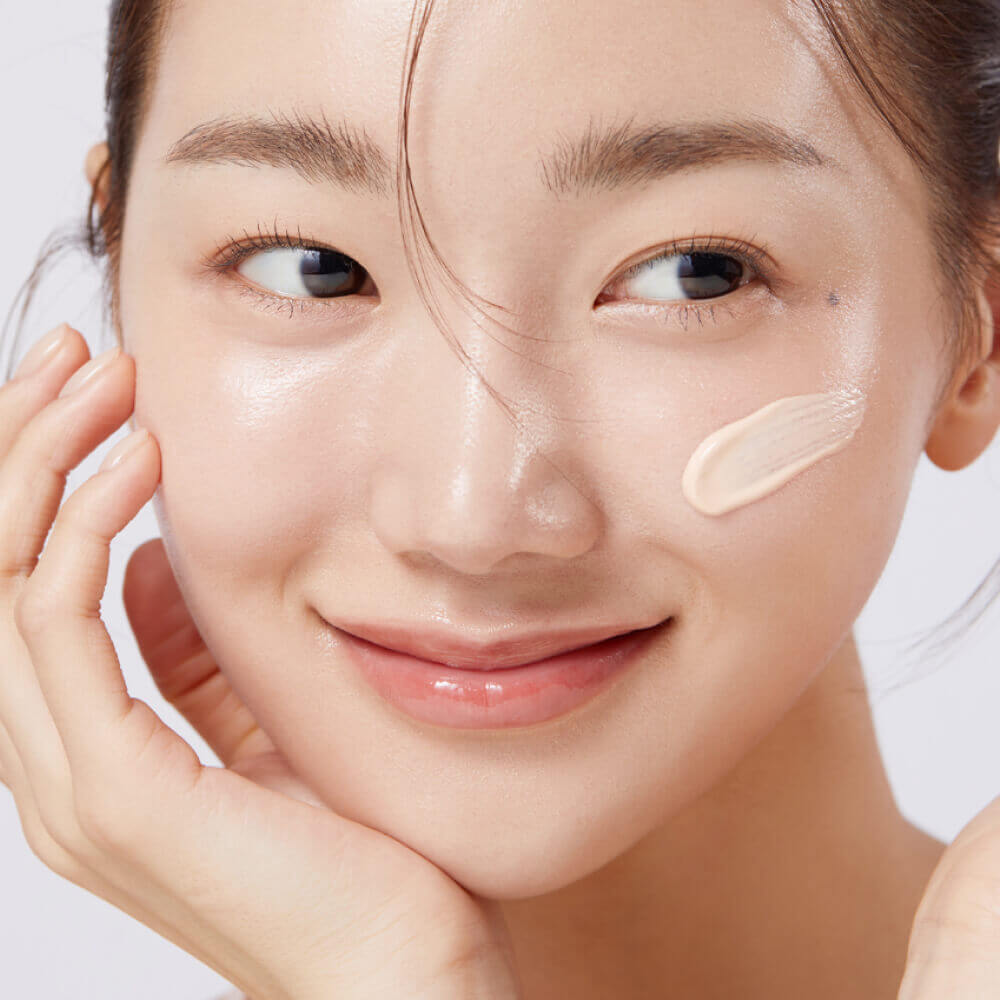 Тонирующий солнцезащитный крем с коллагеном medicube Collagen Firming Sun Cream SPF50+ PA++++ 10мл