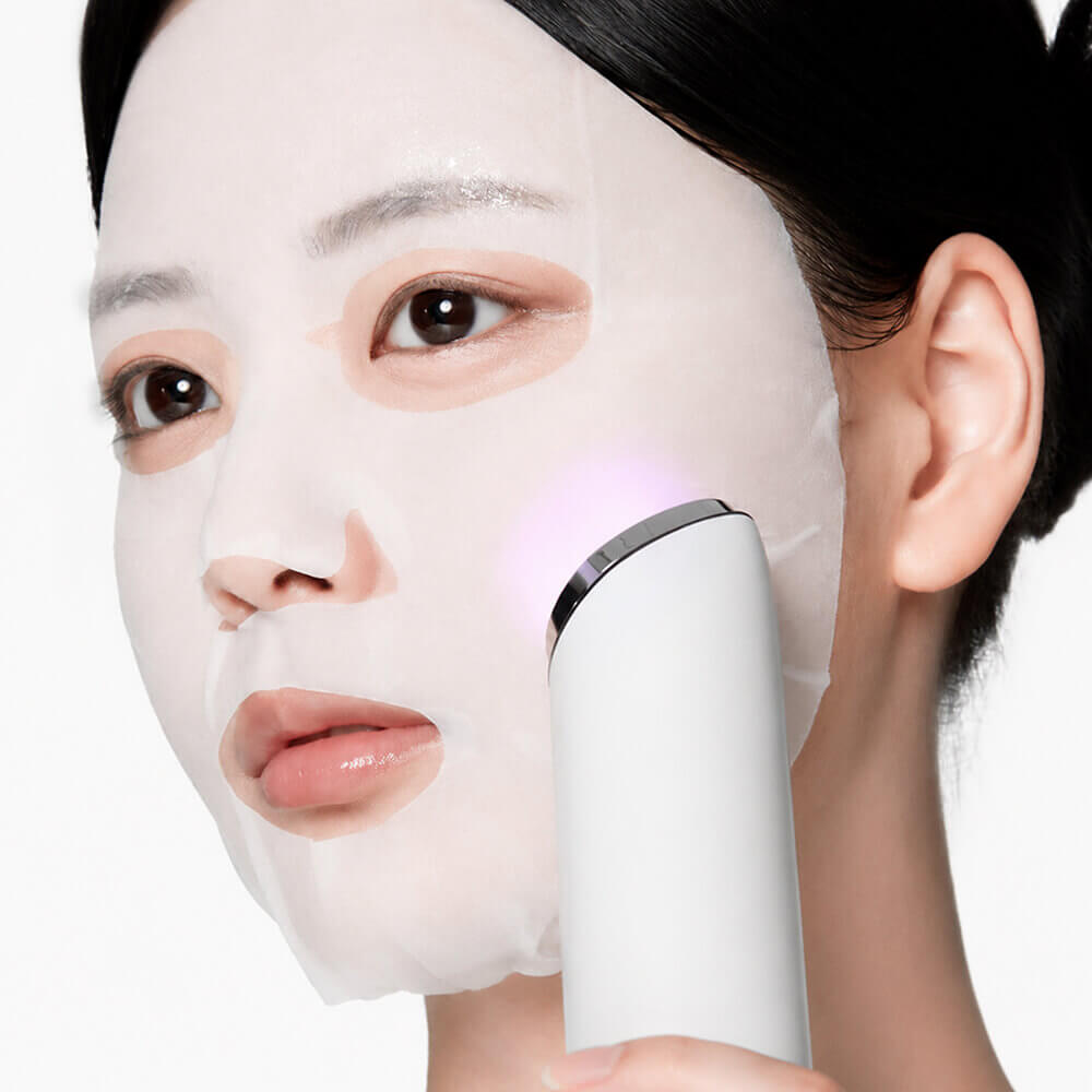 Усиленный микротоковый аппарат для ухода за кожей medicube AGE-R Booster Pro X2 White