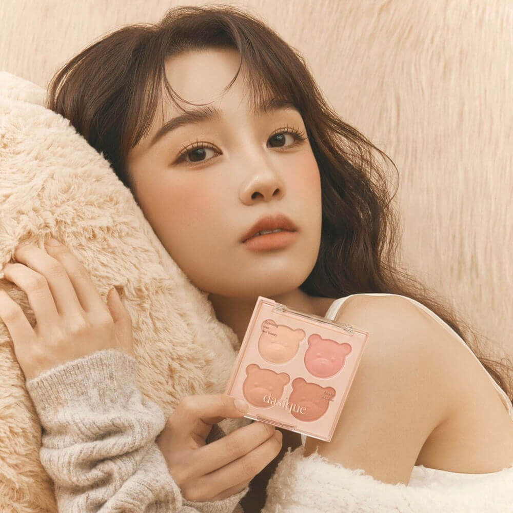 Палетка румян Dasique Blending Mood Cheek Bear Limited Edition 17 Mauve Bear