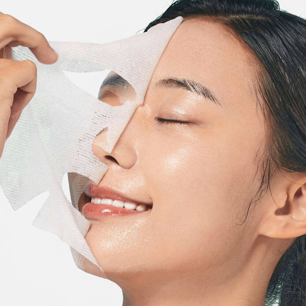 Марлевая маска с экстрактом полыни IsNtree Spot Saver Mugwort Gauze Mask