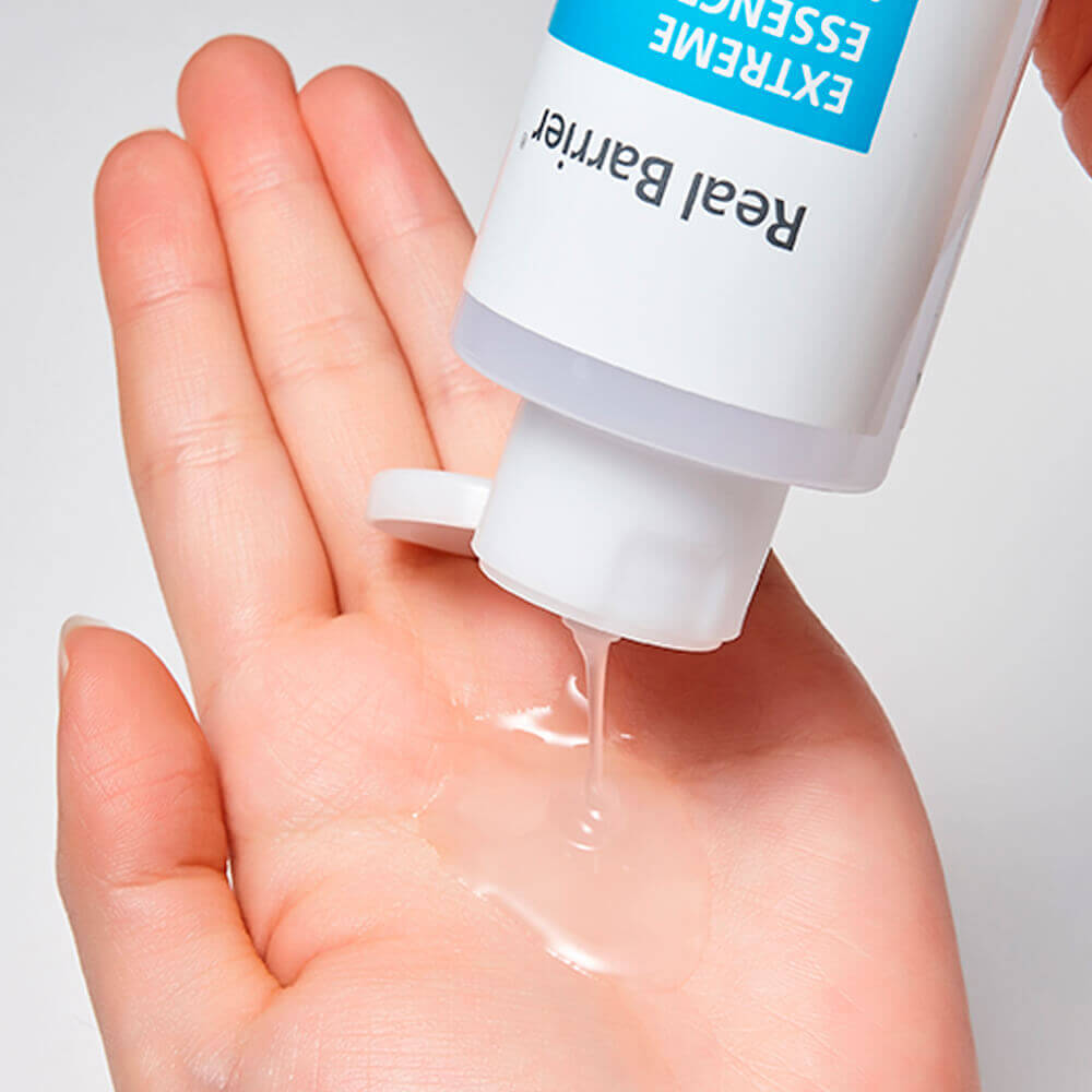 Гиалуроновый тонер-эссенция с церамидами Real Barrier Extreme Essence Toner