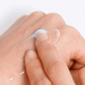 Капсульный крем с ПДРН для глубокого увлажнения MEDIPEEL Mooltox PDRN Hyal Drop Gel Cream