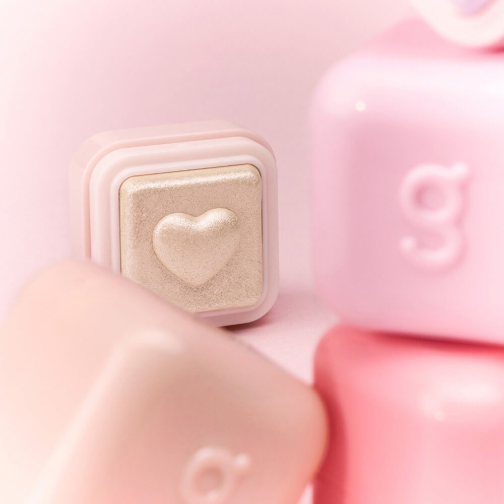 Компактный хайлайтер для лица colorgram Milk Bling Heartlighter 02 Pink Heart