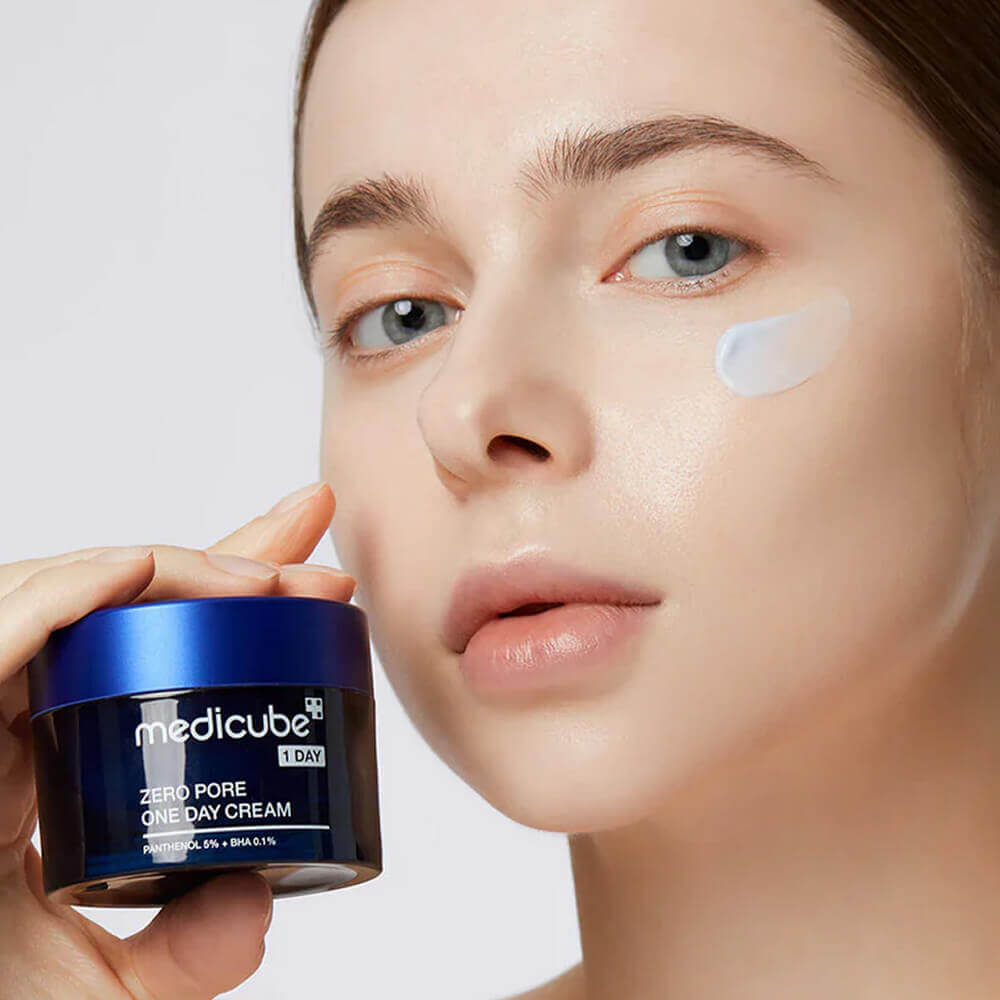 Лёгкий матирующий крем для жирной кожи medicube Zero Pore One Day Cream
