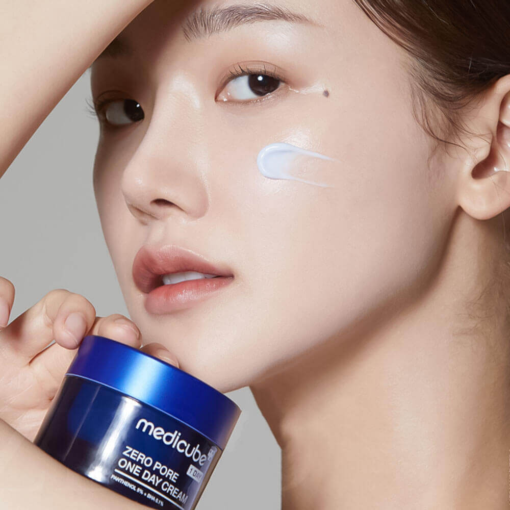 Лёгкий матирующий крем для жирной кожи medicube Zero Pore One Day Cream