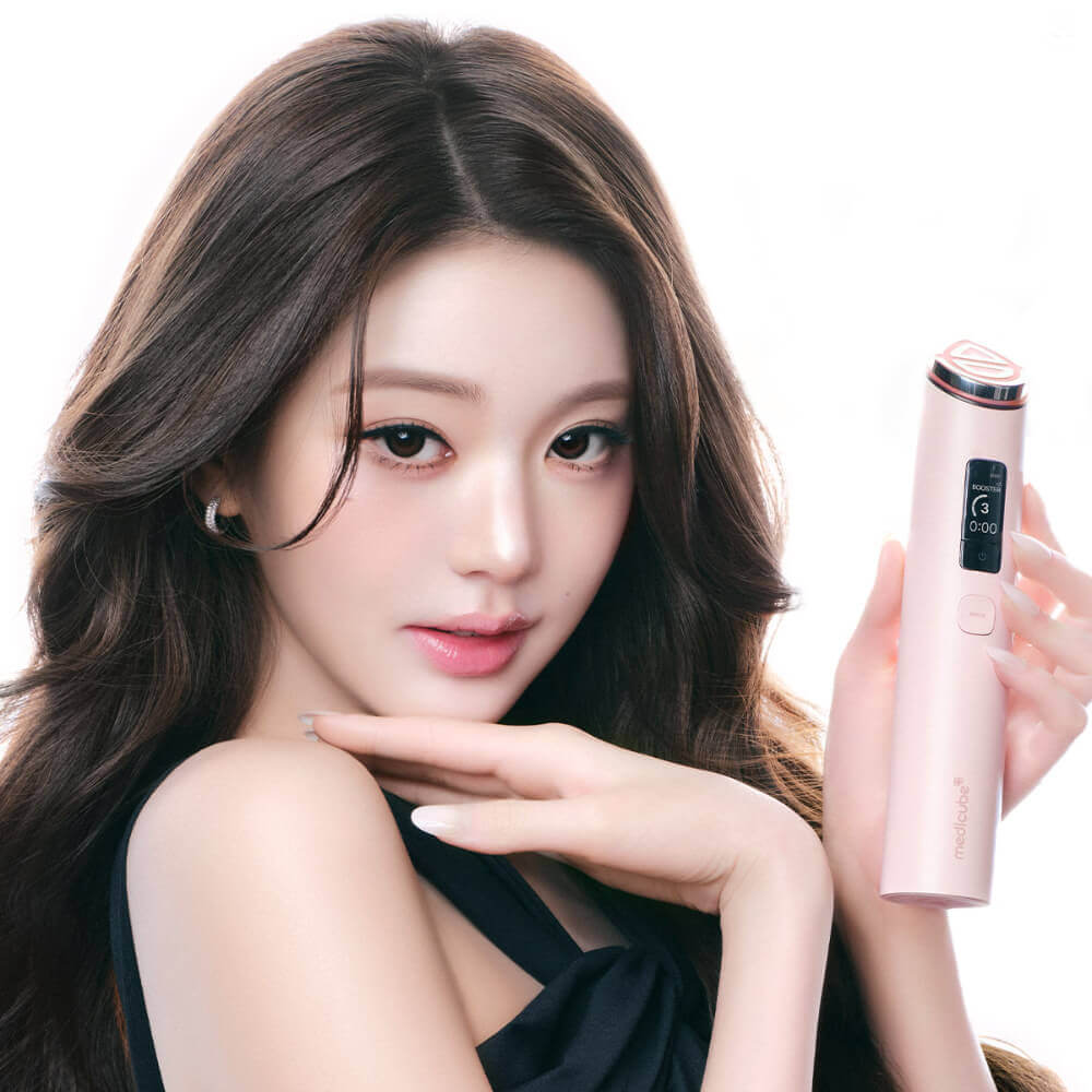Усиленный микротоковый аппарат для ухода за кожей medicube AGE-R Booster Pro X2 Pink