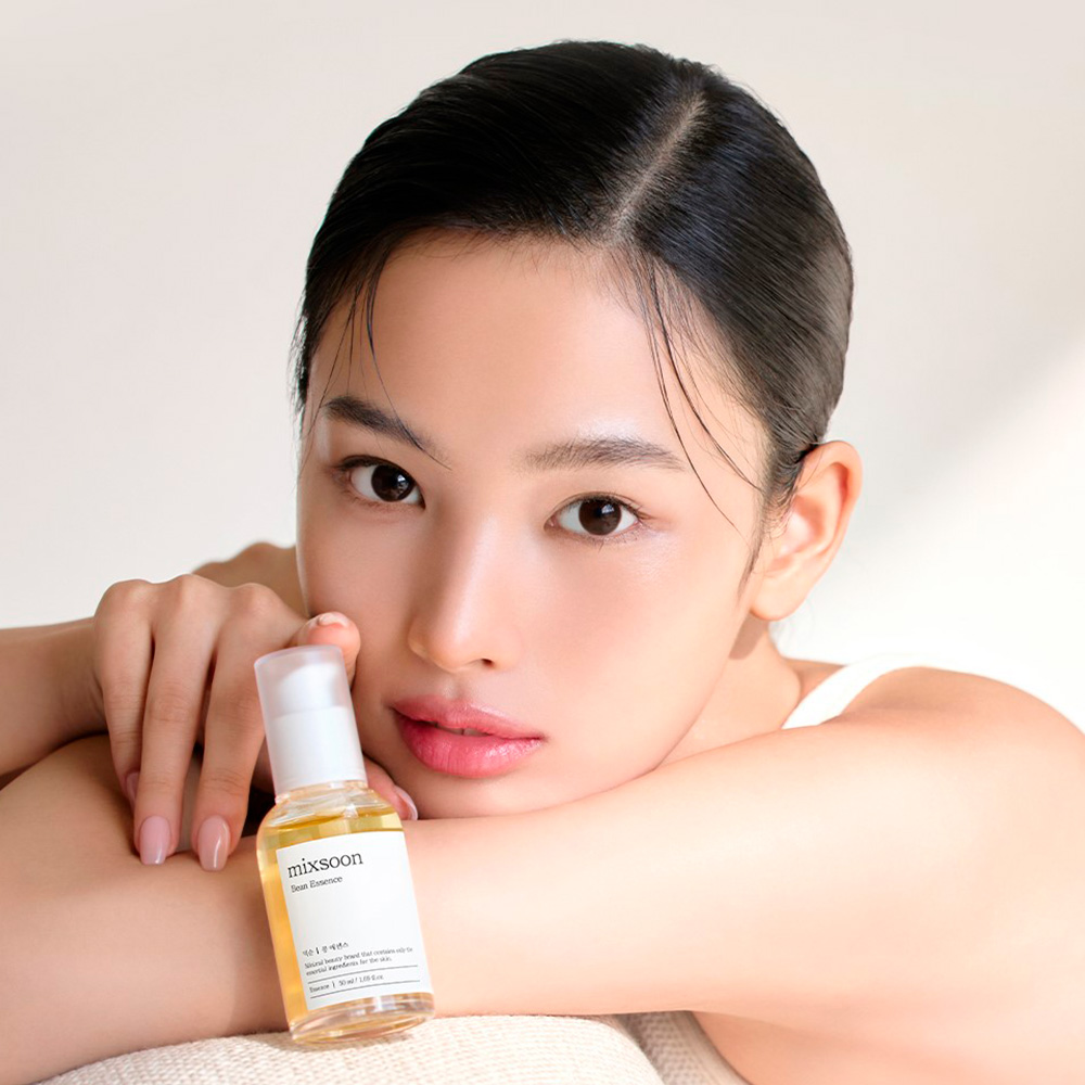 Оздоравливающая эссенция с соевыми бобами Mixsoon Bean Essence - 30 мл