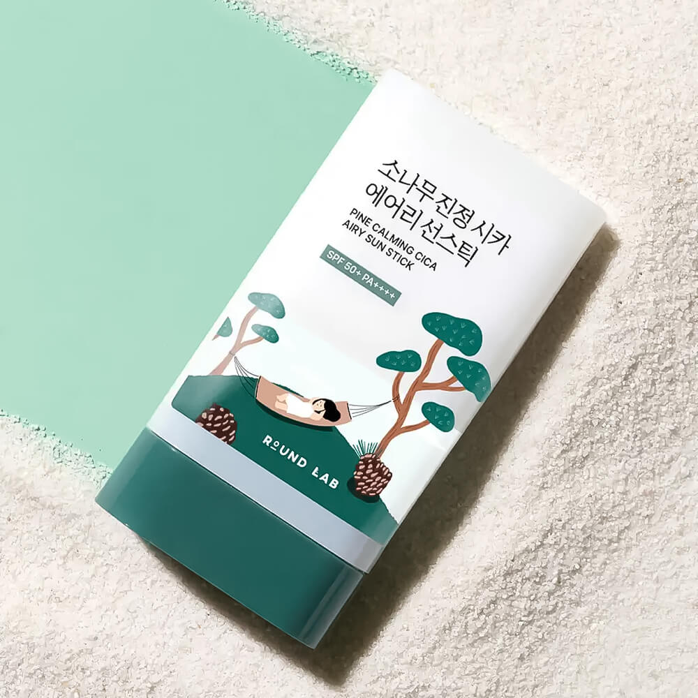 Солнцезащитный стик с экстрактом сосны Round Lab Pine Calming Cica Airy Sun Stick SPF50+ PA++++