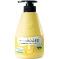 Гель для душа банановый Kwailnara Banana Milk Body Cleanser, 560мл